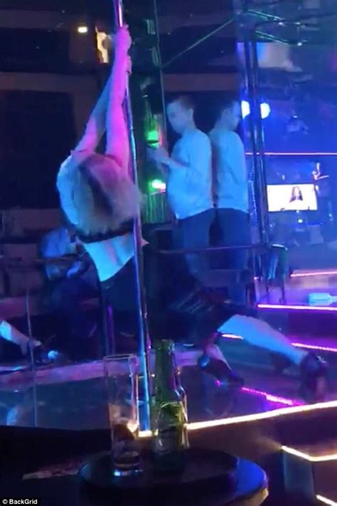 Striptease/Lapdance Sex dating Andong