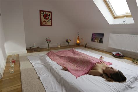 Erotic massage Hall in Tirol